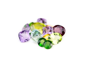 Add birthstones gemstones to your custom order. Please don't buy separately.