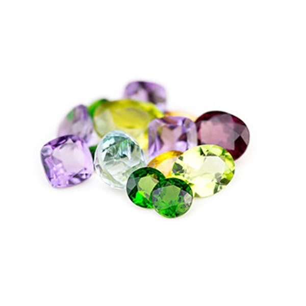 Add birthstones gemstones to your custom order. Please don't buy separately.