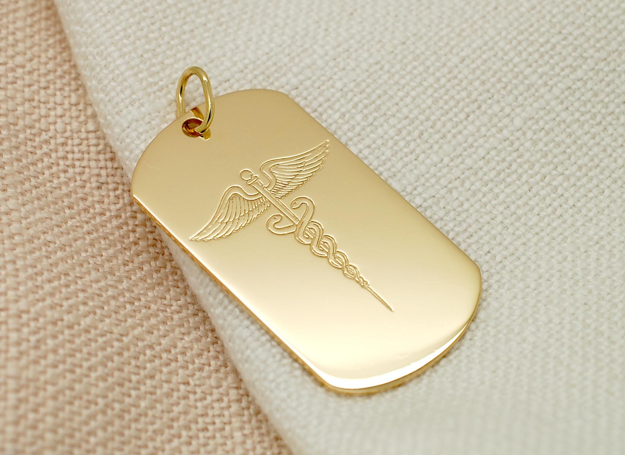 大型18金ドッグタグネックレス、パーソナライズされたゴールド