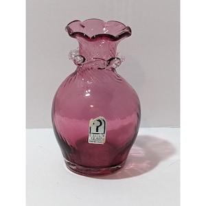 Vintage Pilgrim Glass Cranberry Glass Small Vase 4 1/2&quot; Tall Handmade Elegant Home Decor Pink