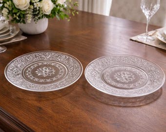 Anchor Hocking Sandwich Glass Plates Set of 2 Clear Pressed