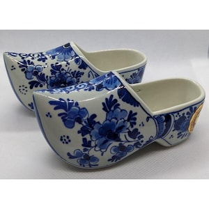 Vintage Hand Painted Delft Dutch Ceramic Shoes Signed Made In Holland Exclusive For Gimbels Blue and White Floral Design
