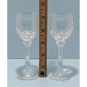 Set aus 2 Cordial-Gläsern mit Kristallschliff und elegantem 12,7 cm großen Design