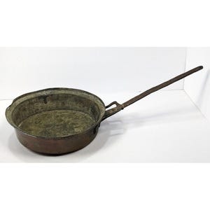 Vintage Franse verkoperde braadpan met smeedijzeren handvat