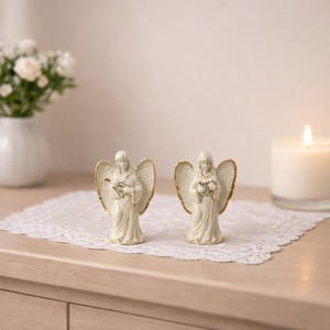 Weißes Porzellan Engel Figuren Set 2-teilig mit Goldrand