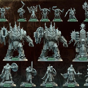 Könnte beinhalten: Eine Sammlung detaillierter, grauer Miniaturfiguren, darunter gepanzerte Figuren, Kreuzfahrer und hoch aufragende Konstrukte. Die Miniaturen variieren in der Größe, mit Sockelmaßen von 20 mm bis 60 mm. Der Text "Hallowed Sisters Litany of Iron" ist sichtbar.