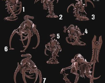 Puede incluir: Una colección de ocho figuras marrones con aspecto robótico en varias poses. Las figuras tienen rasgos de insectos, con múltiples patas y cuerpos segmentados. La imagen incluye el texto "POSES" y el logotipo "REDMAKERS".