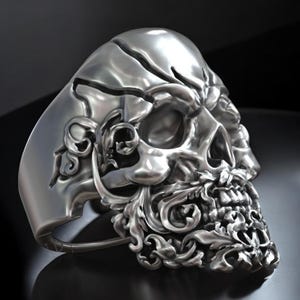 Skull Head Biker Ring: Handmade Gothic Beard Pattern Jewelry