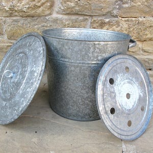 Vintage 70s Large Industrial, Farmhouse, Rustic, Cottage Galvanized Steel Waste Bin Bucket With Lid And Handles.
