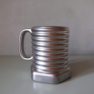 Vintage keramisk skruvformad kaffemugg. 380 ml.