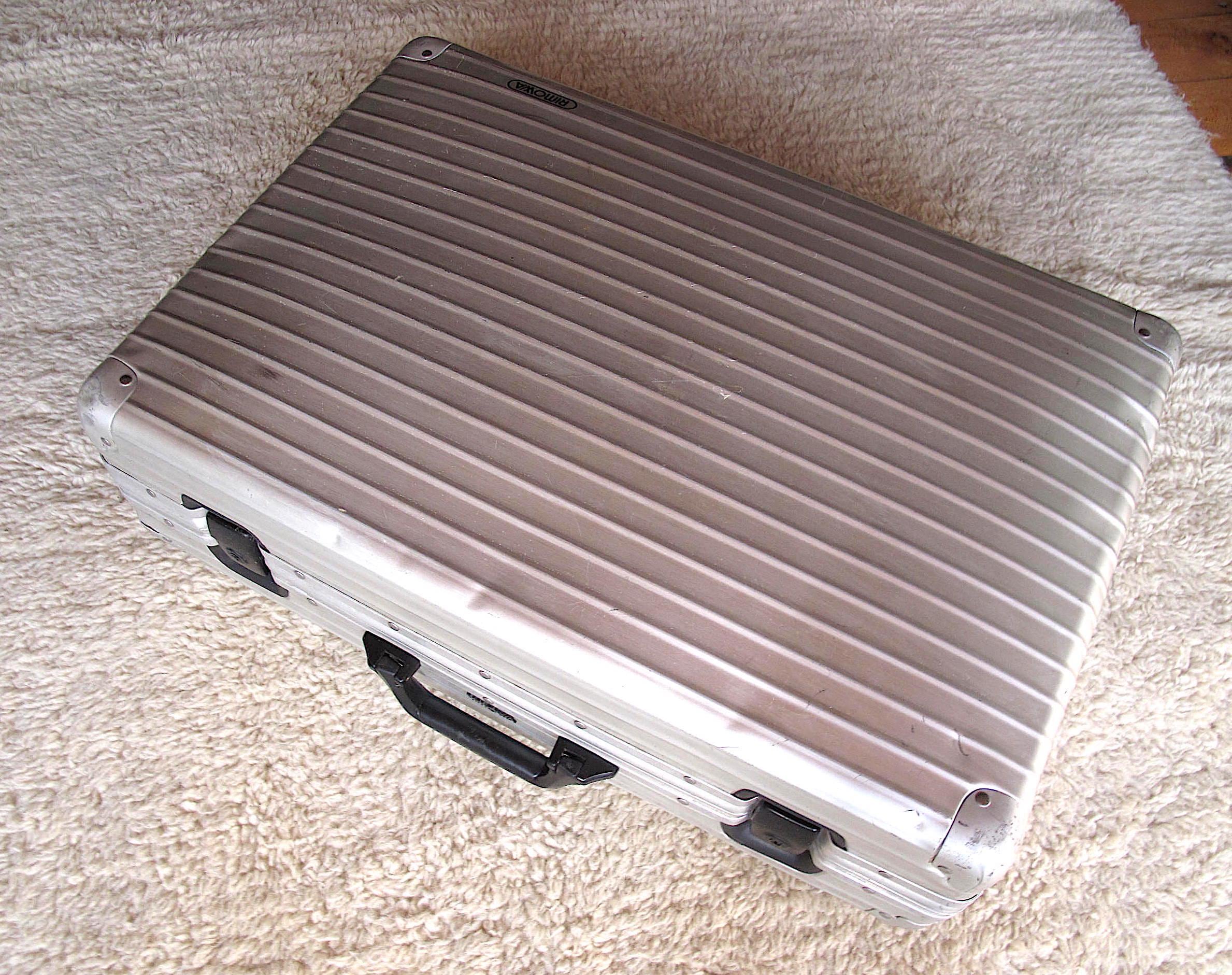 90年代ヴィンテージのRIMOWAアルミスーツケース。ドイツ製。 - Etsy 日本