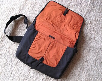 LowePro Vintage 90s Camera Bag, Laptop Messenger Shoulder Handbag.