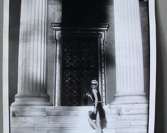 1960年代のヴィンテージ白黒写真。アテネで撮影。24×30cm。