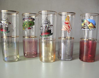 Vintage retro jaren 50 lot van vijf (5) grote borrelglaasjes. 11,5 x 4,5 cm.