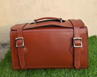 Handmade Leather Whiskey Carrier Bag – 4 Glass Holder Travel Bar Set, Liquor & Wine Bottle Carrier