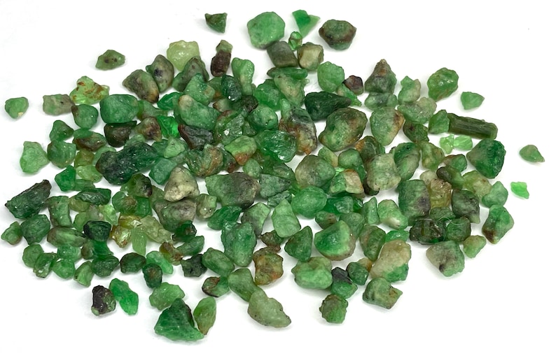 50 Carats of Small Rough Emeralds Just as They Came Out of the Earth ...