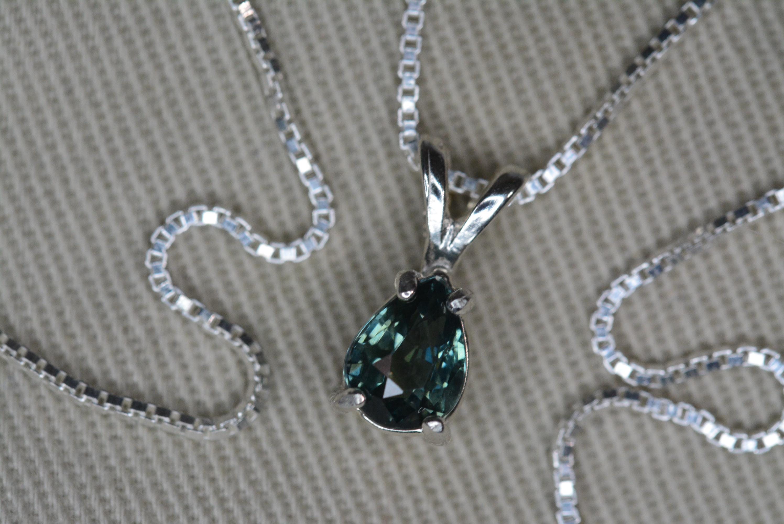 Unheated GIA Certified Blue Sapphire 1.05 Carat Pendant on