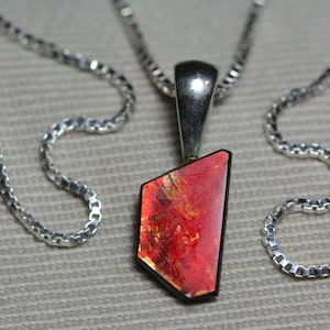 Colgante de ammolita de tamaño pequeño en collar de plata de ley, auténtica joyería de ammolita natural n.° F219