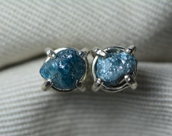 Pendientes de diamantes azules en bruto, pendientes certificados de 2.02 quilates de diamantes en bruto Real Natural Genuino tasado Abril Piedra de nacimiento Joyería RD26