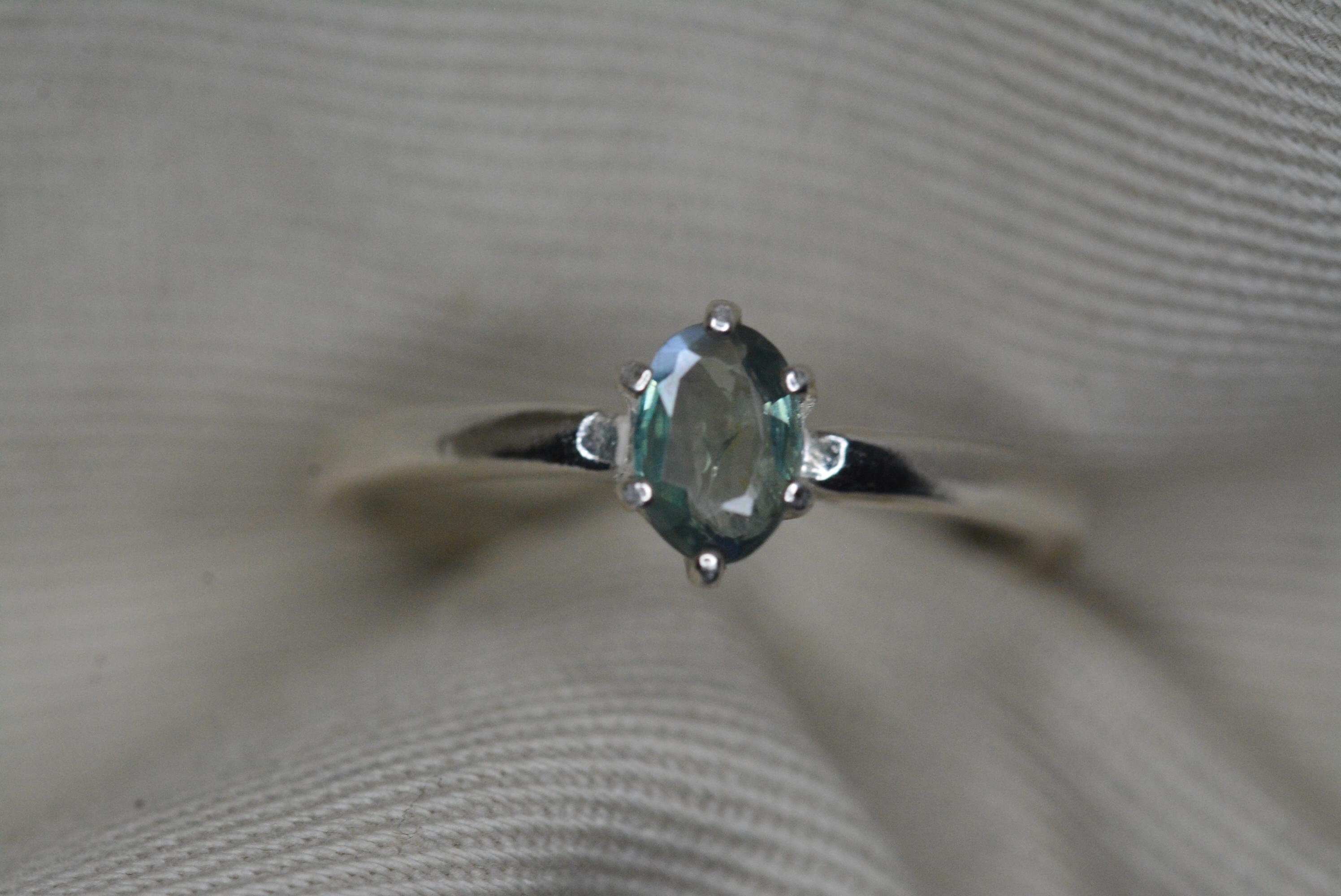 Alexandrite Naturelle 0,41 Carats - Pierre Changeante Verte/pourpre - Sri Lanka - Non Traitée