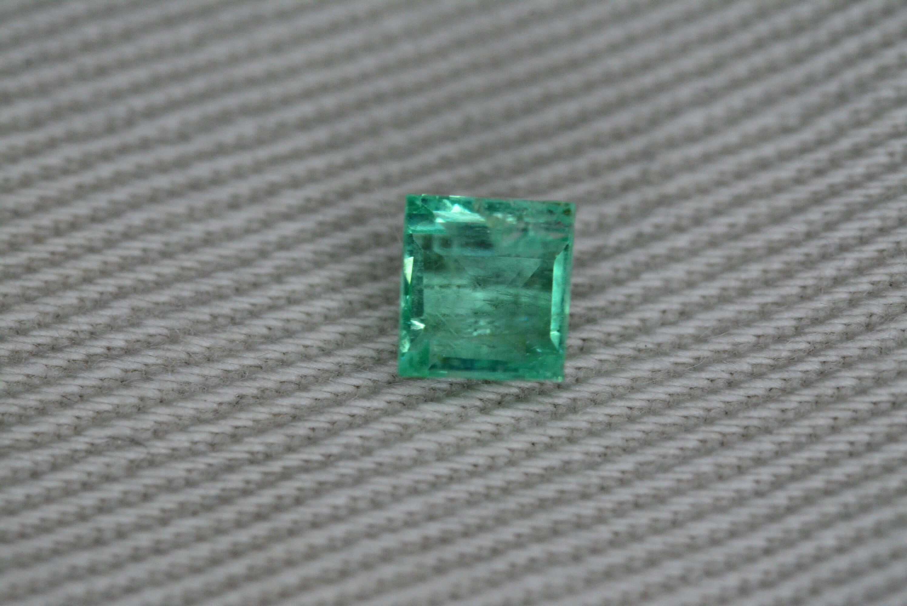 Sparkling 0.50 Carat Loose Colombian Emerald Genuine Real Natural Earth Mined May Birthstone Green Gemstone For Jewelry Or Collecting E8