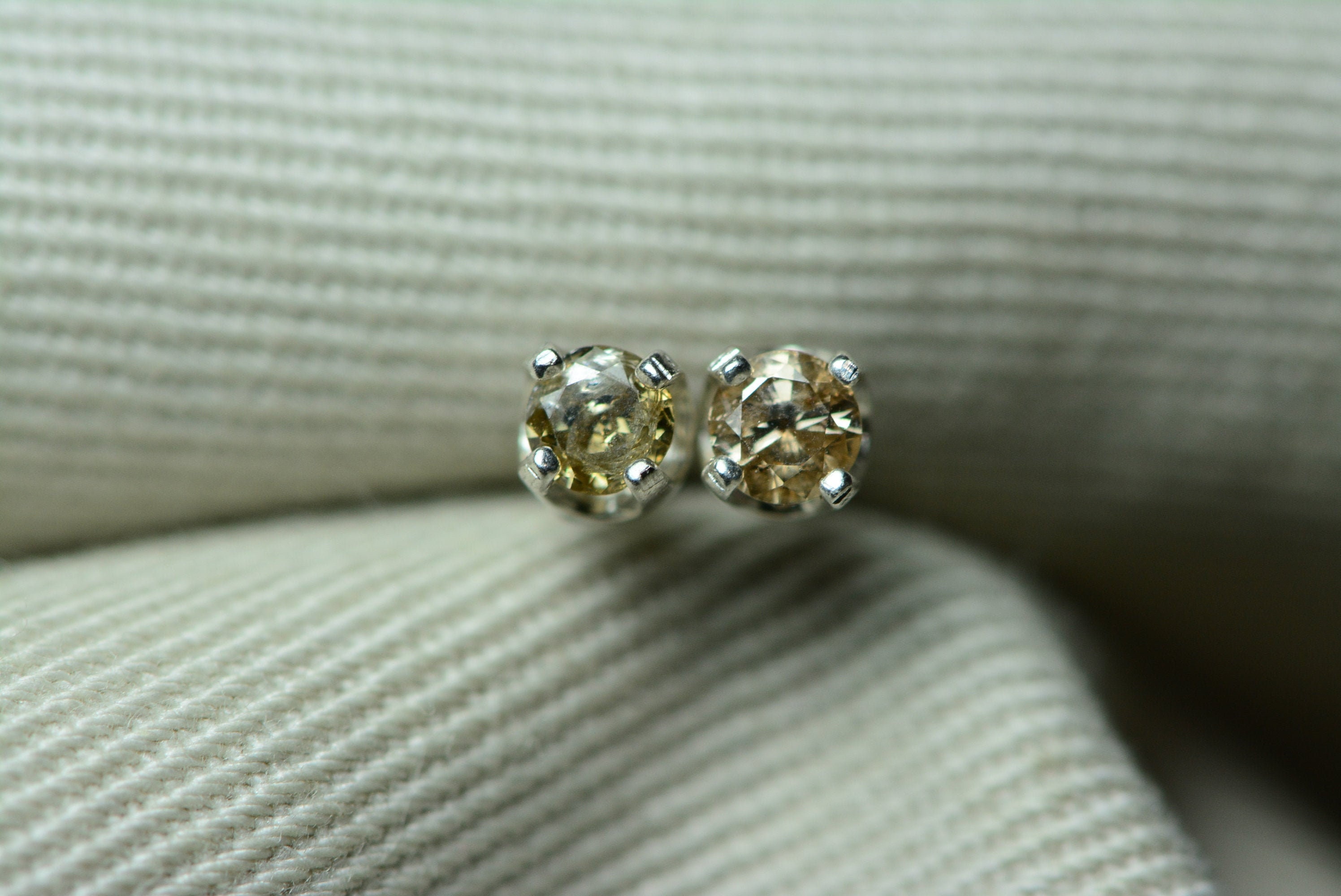 新品未開封 nuts Briesta Champagne Diamond nuts Briesta