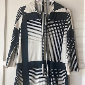 Vintage Black & Cream Geometric Print Blouse – 3/4 Sleeve Belted Top (No Tags)