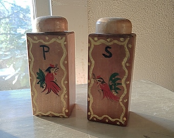 VINTAGE ZOUT & PEPER Shakers