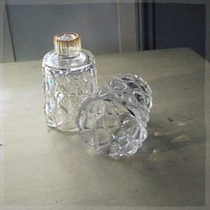 VINTAGE GLASS WANDLEUCHTEN Pressglas