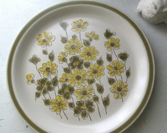 VINTAGE STONEWARE PLATE Floral Dinner Size