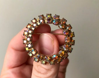 Vtg aurora borealis rhinestone brooch, double stack wreath, 1950s-1960s, prong set stone, closed back