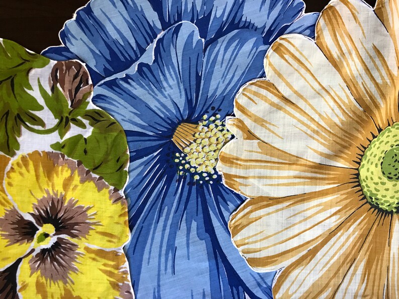 Vtg midcentury pansy hankyhandkerchief excellent condition shaped rolled hem