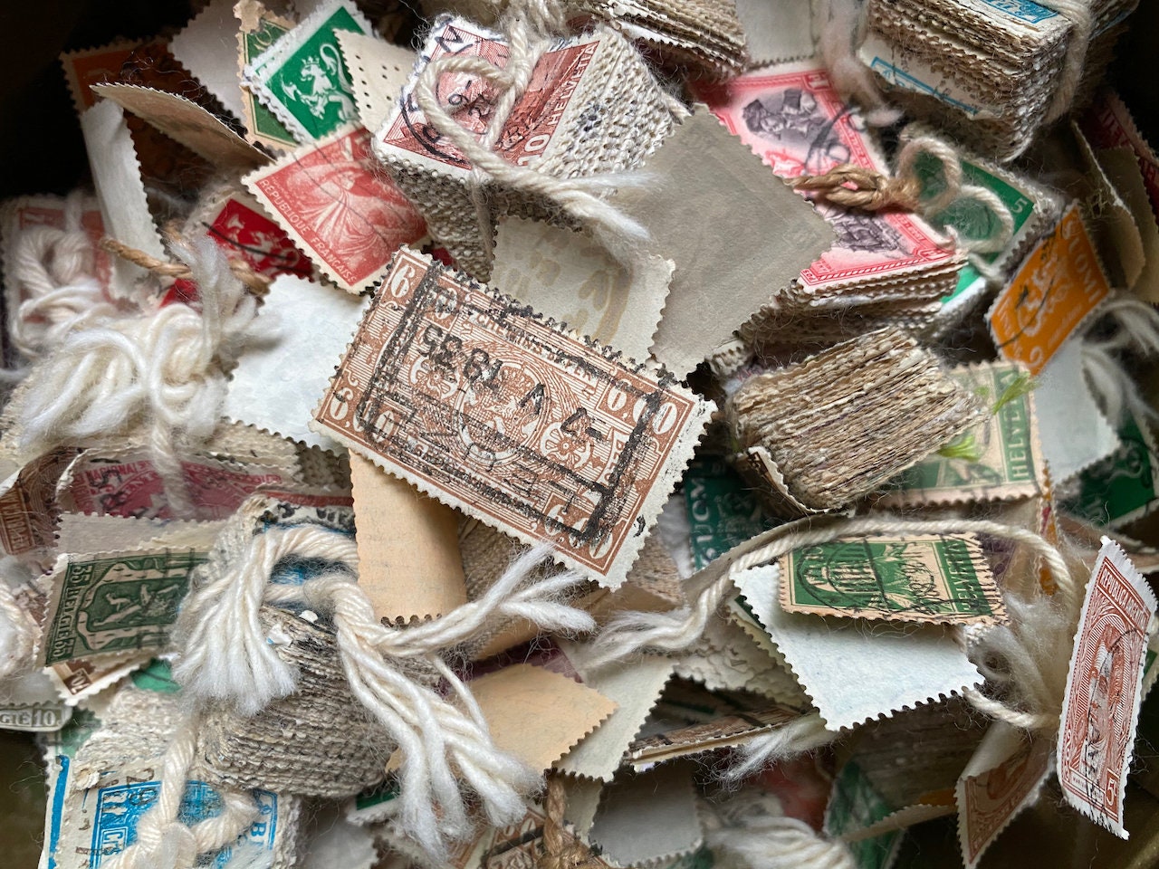 HUGE Lot of Worldwide Vintage Postage Stamps in Old Tin, THOUSANDS of ...