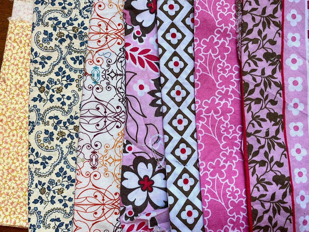 DESTASH Joann's Lightweight Cotton Fabric Remnants, Fat Quarters