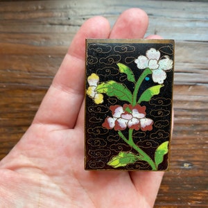 Vtg 1960s-1970s Chinese cloisonne matchbox shell, tchotchke flowers clouds