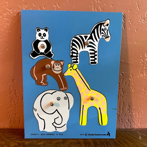 Vtg 1977 Judy peg wooden puzzle, zoo animals, 5 piece preschool