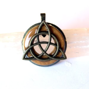 triquetra Celtic trinity knot pendant