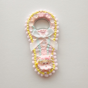Cream Resin Bottle Opener | Kawaii Kitchen Accessory | Unique Gift for Him & Her | Conversation StarterNonmagnetic pink bow