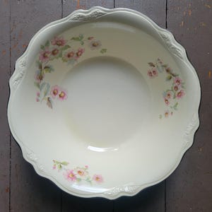 Vintage Homer Laughlin Virginia Rose 9&quot; Round Serving Bowl
