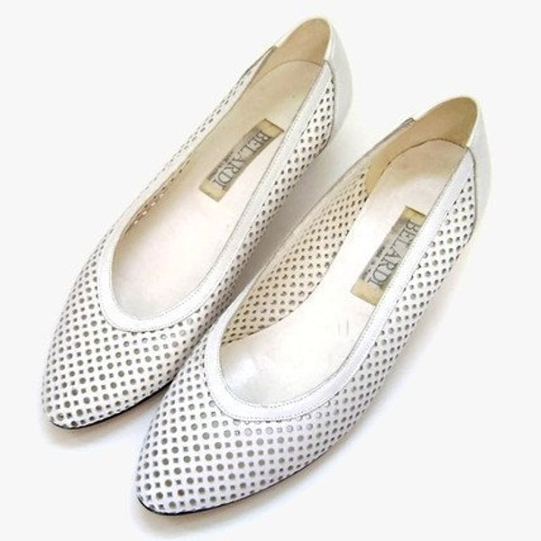 1980s White Shoes with Cutout Pattern  (size 6 1/2, size 6.5)