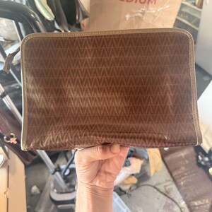 Valentino brown leather V pattern clutch bag image 4