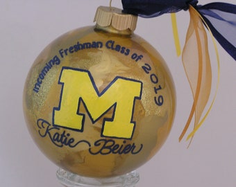 INCOMING FRESHMAN CLASS of 2021 Personalized Glass Christmas Ornament Keepsake Gift