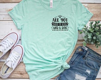 Minimalistisch T-shirt met lijntekeningen hondenpoot: cadeau huisdierliefhebber