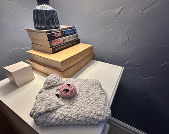 Crocheted Pig iPad / Kindle Case – “This Little Piggy Saved Your Screen!”