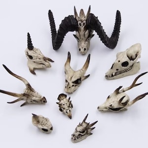 Resin Monster Skull Sculpture: Gothic Fantasy Bone Art