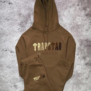 Handgefertigter Trapstar Dekodierter Chenille Trainingsanzug | Schwarzes Kapuzen Streetwear Set | Herren Urban Fashion Trainingsanzug | Solides Logo-Zweiteiler-Outfit