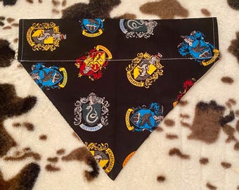 Pañuelo para perro con diseño de Harry Potter para colocar sobre el collar