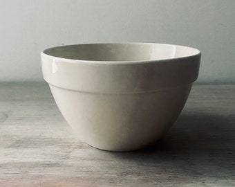 VINTAGE Ironstone Pudding Bowl / Mixing bowl.