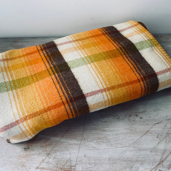 Wonderful "HAMPSHIRE HOUSE" 100% wool Vintage Blanket. My Vintage Home.