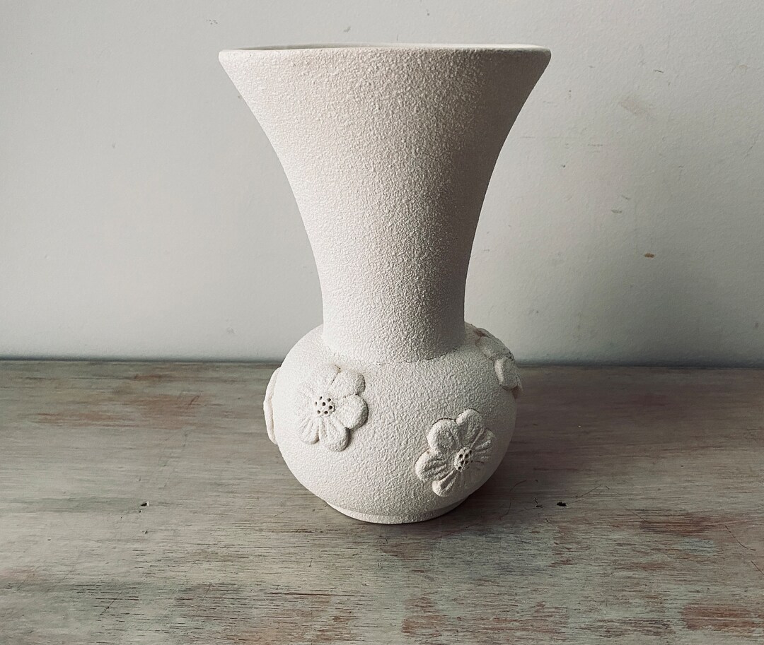 Tall Vintage Australian, raynham Pottery Vase With Daisy Motif